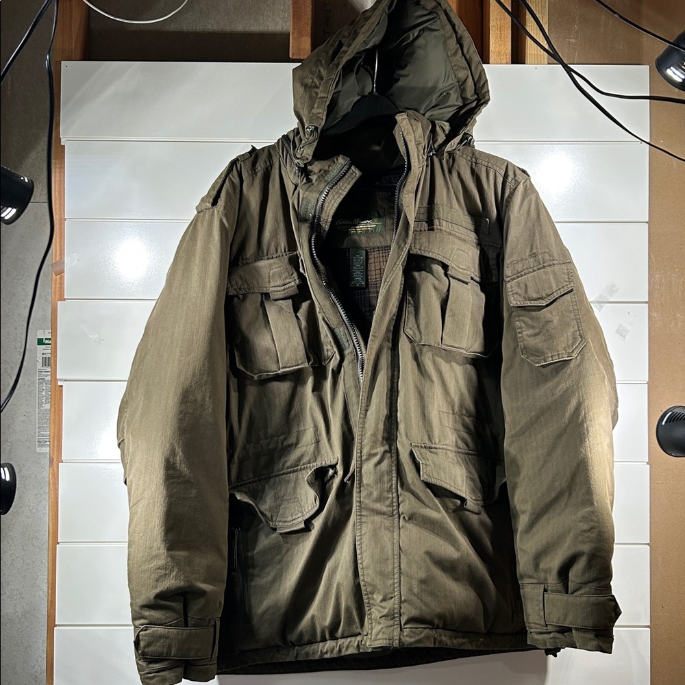 Eddie Bauer EB550 Goose Down Filled Army Green Hooded Parka Size XL Zip Up